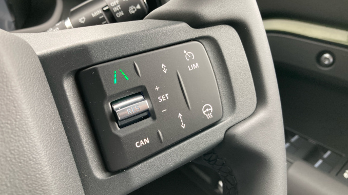 Land Rover Defender 3.0 D250 X-Dynamic HSE 110 5dr Auto Diesel Estate - Image 24